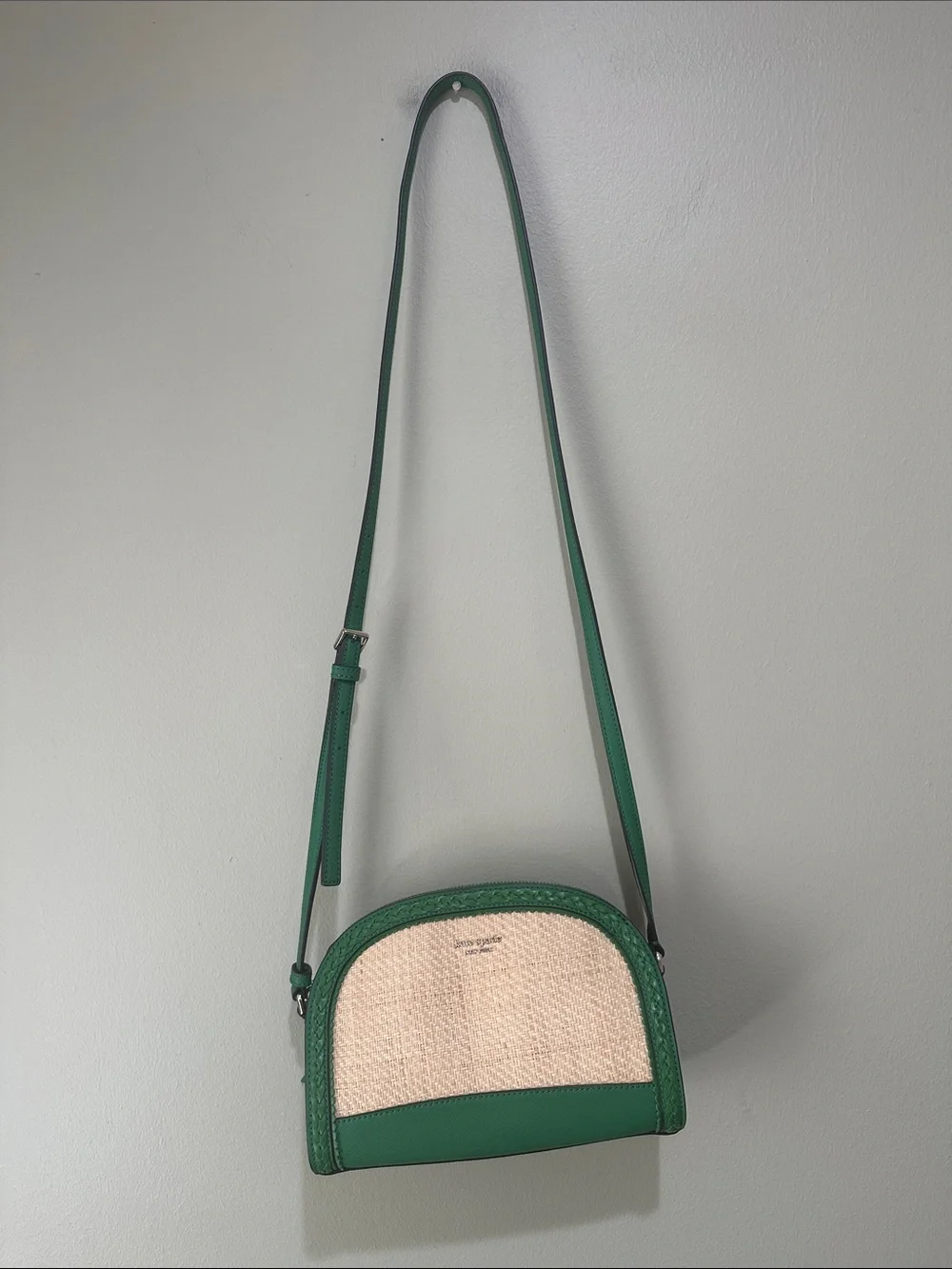 🎆Kate spade Green and Natural Straw Dome Crossbody